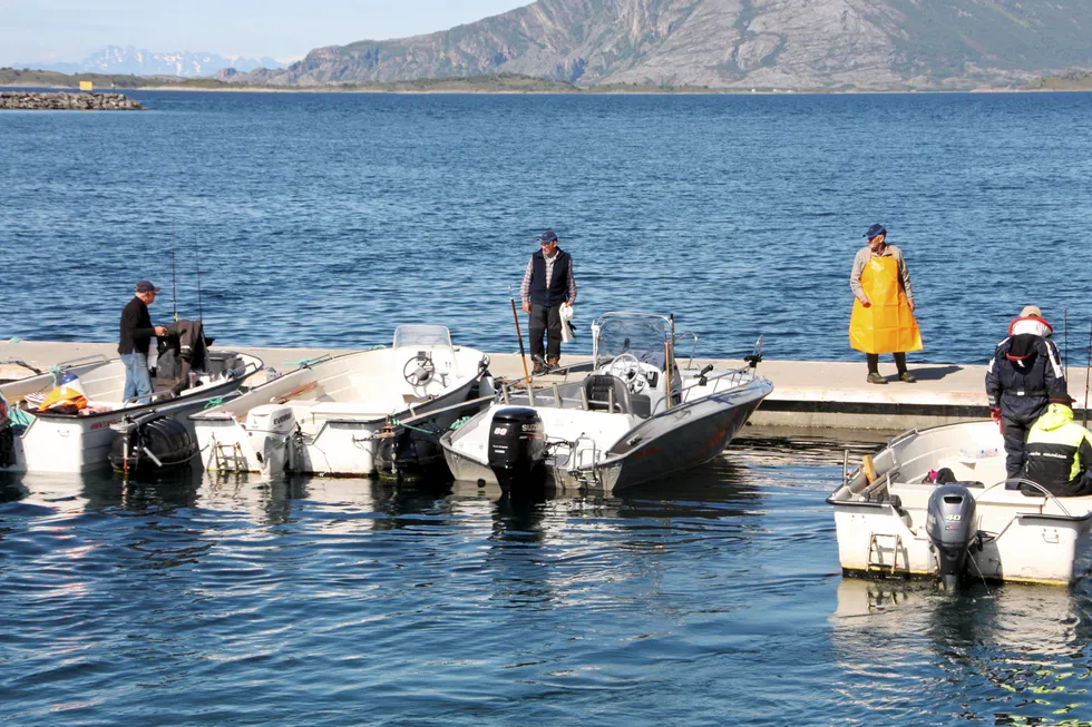 Illustrasjonsfoto: Fisketurister gjør seg klare et sted i Norge.