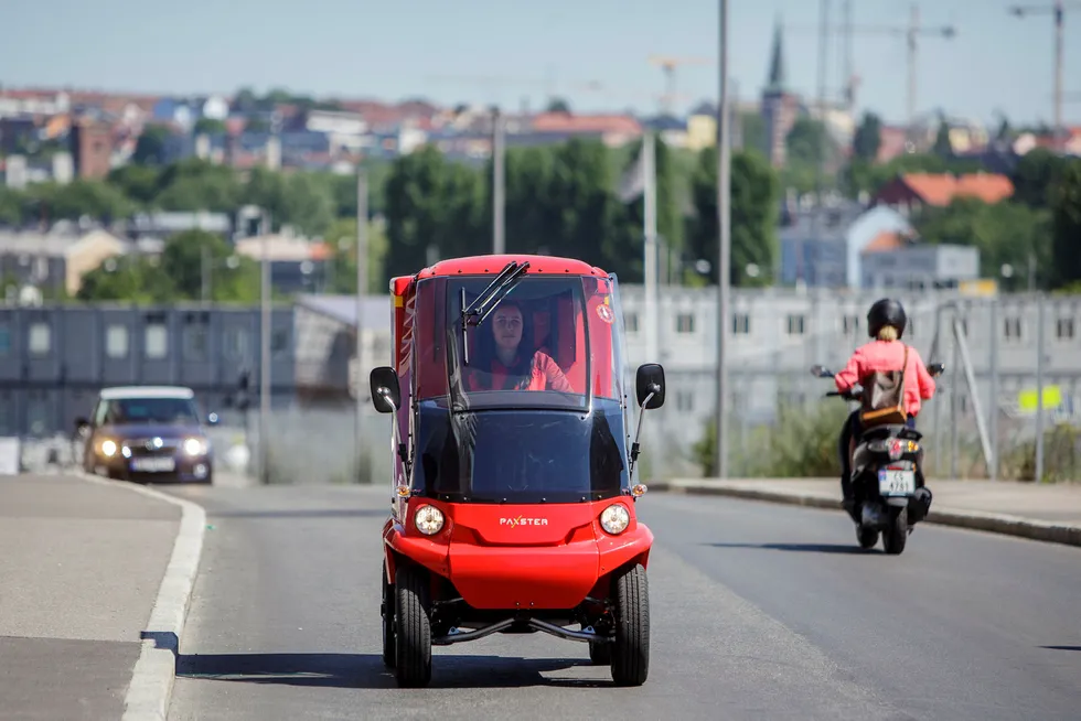 Postbil fem dager i uken vil hjelpe avisene, men ikke Posten.