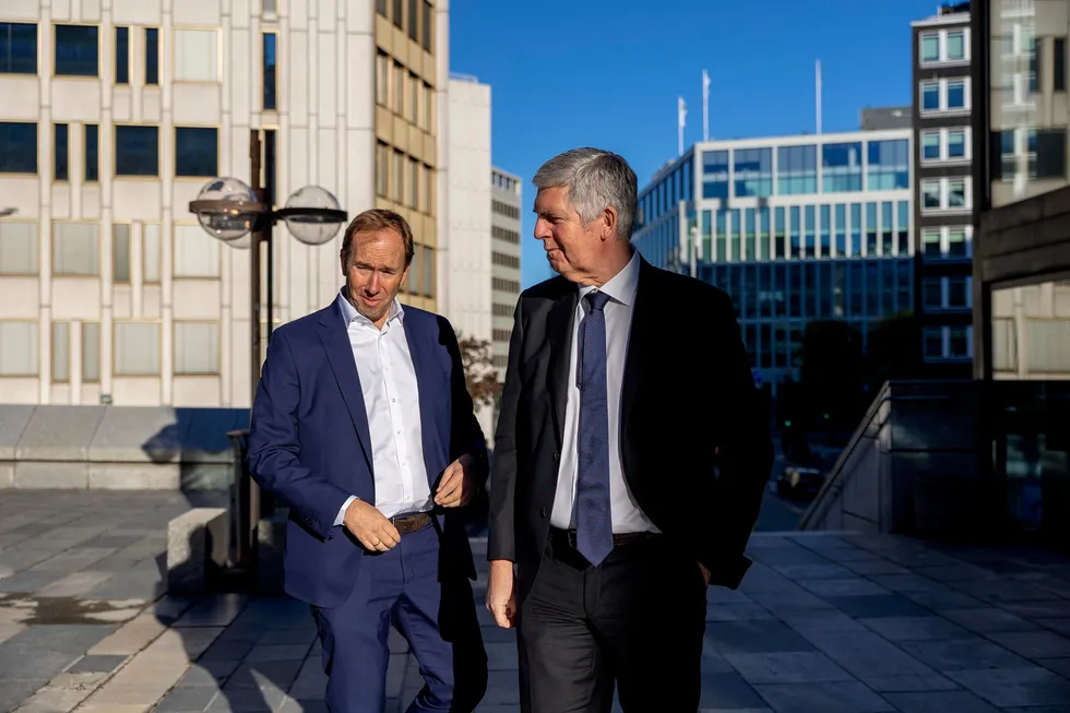 Administrerende direktør Svenn-Tore Larsen (til høyre) og finansdirektør Pål Elstad i Nordic Semiconductor.