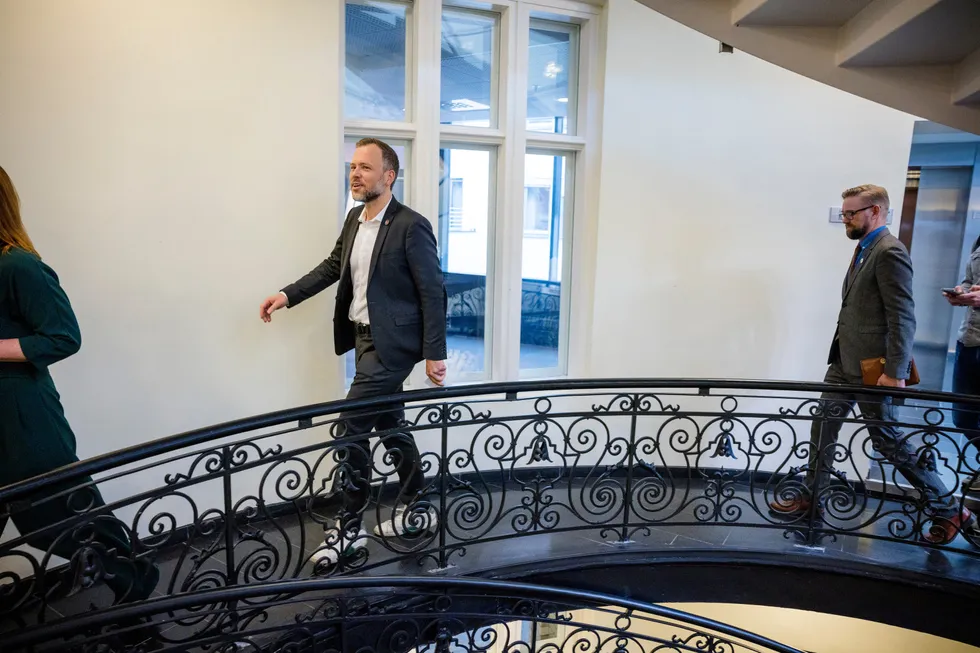 SV-leder Audun Lysbakken på pressekonferansen etter at han hadde informert partiets medlemmer om at han ikke tar gjenvalg på landsmøtet i mars neste år.
