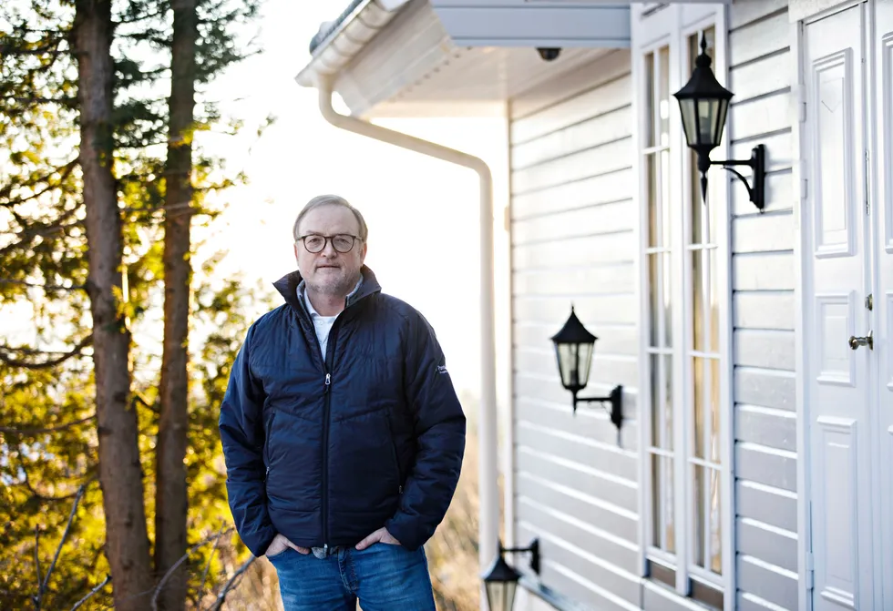 Per Øyvind Schiong er juridisk direktør i Pareto Bank, for tiden fra hjemmekontoret på Midtstuen i Oslo.
