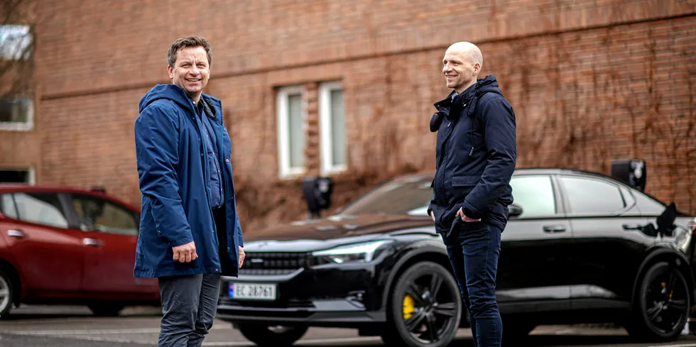 Eyvind Bohne-Kjersem (t.v.) fra BKK Elektrifisering skal lede strategi og forretningsutvikling i det nye selskapet. Stian Bjørhei (t.h.) fra Hafslund Ny Energi blir daglig leder.
