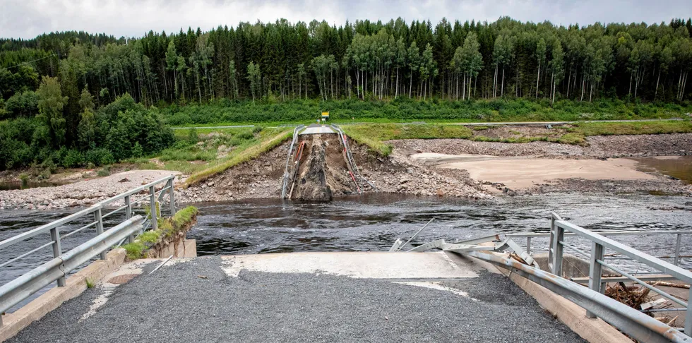 Dambruddet på Braskereidfoss i sommer førte til en granskningsrapport fra DNV. Den viste ekstrem-turnus, alarmkaos og utmattede ansatte.