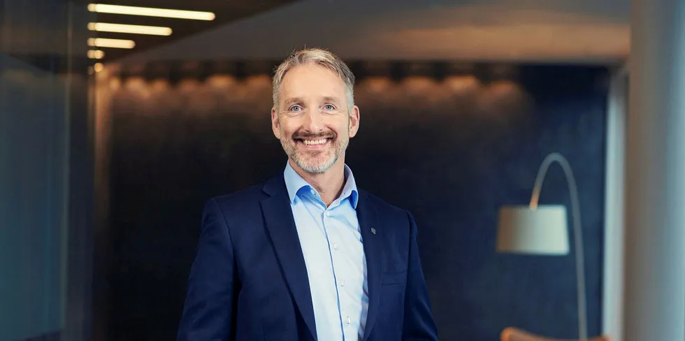 Oddmund Kroken, administrerende direktør i Østfold Energi, er optimist til tross for at det økonomisk resultatet både i først kvartal var svakt og i andre kvartal trolig blir enda mer dramatisk.