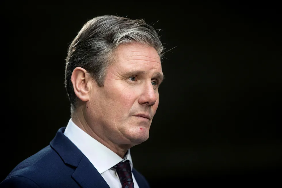 Keir Starmer spiller lite på følelser, men er advokatskarp.