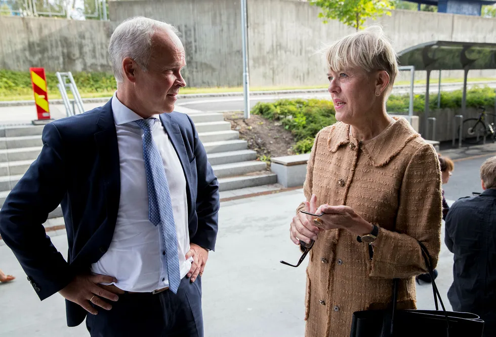 Oslos avgåtte utdanningsdirektør Astrid Søgnen sammen med kunnskaps- og integreringsminister Jan Tore Sanner ved skolestart på Brynseng skole tidligere i år.