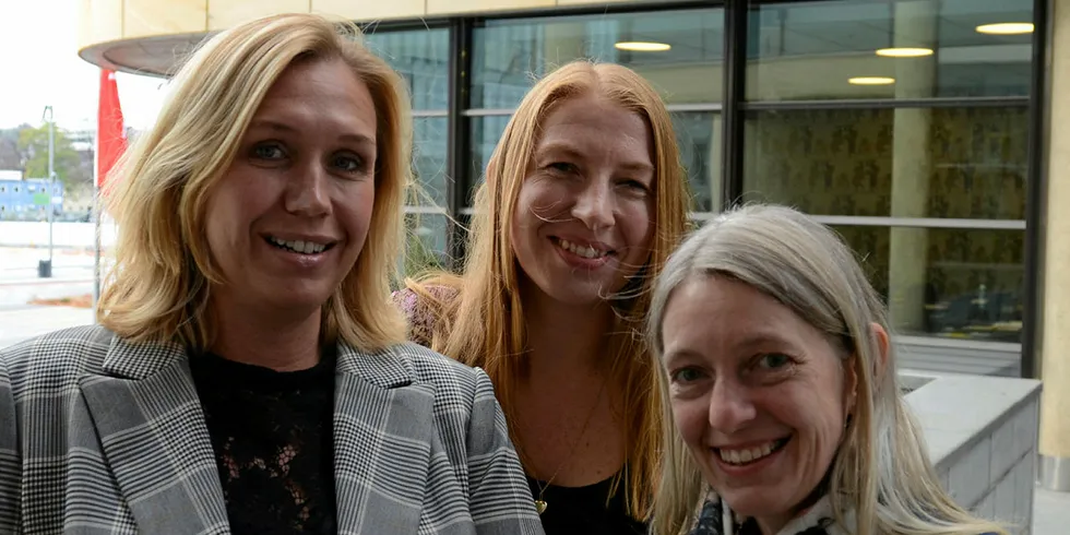 Plusskundedag: Trine Kopstad Berentsen (t.v) i Solenergiklyngen, Ragnhild Bjelland-Hanley i Norsk Solenergiforening og Solgun Furnes i Energi Norge står bak initiativet for å bedre dialogen mellom solbransjen og netteierne.