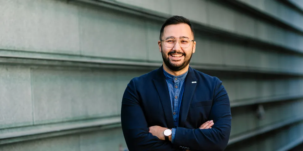 Yusuf Nebi Bastas går fra en stilling som bærekraftsansvarlig i NHO til leder for eksterne relasjoner og samfunnskontakt i rådgivningsselskapet Asplan Viak.