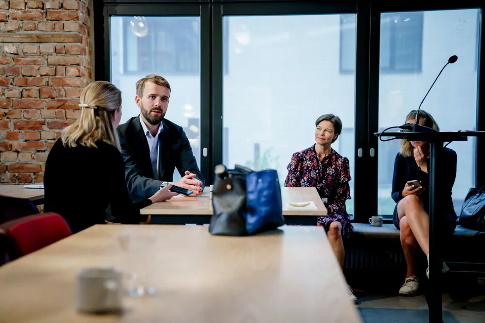 Næringsminister Jan Christian Vestre (Ap) presenterer regjeringens lovforslag om kjønnsbalanse i styrer i norske foretak.
