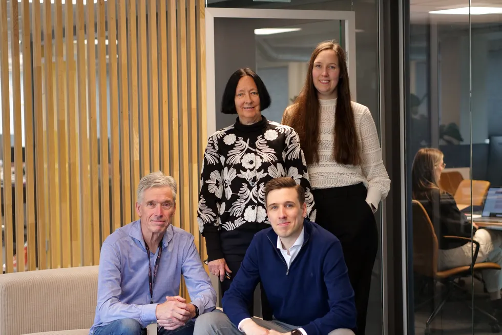 Familieselskapet Aritma er Fintechselskap fra Bergen. Torill K. Ravnanger (mor), Jan Ove Seth (far), Janine Ravnanger Seth og Thor Kristian Ravnanger Seth