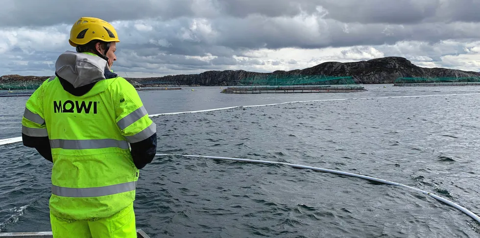 Jørgen Wengaard i Mowi ved Haverøy-anlegget til selskapet.