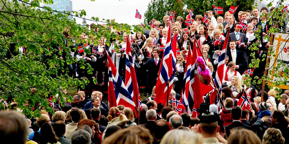 17. mai blir det både tidenes laveste døgnpris og tidenes billigste timepris for strøm.