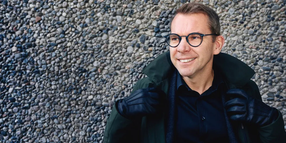 Konsernsjef Steffen Syvertsen i Å Energi leverer bedre underliggende resultat nå, målt mot ett år siden – til tross for et fall i strømprisene i NO2.