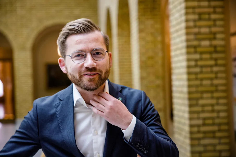 Venstres nestleder Sveinung Rotevatn synes det er interessant at det er nettopp fornyelsen i Ap-ledelsen, med Tonje Brenna og Jan Christian Vestre, som er EU-motstandere.
