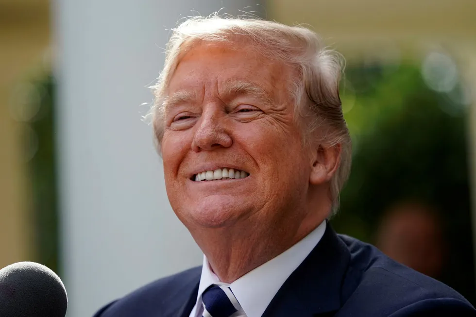 President Donald Trump er blitt kritisert for den hyppige Twitter-bruken sin, men selv mener han bruken av sosiale medier har hjulpet han til stillingen sin. Foto: Pablo Martinez Monsivais / AP / NTB scanpix