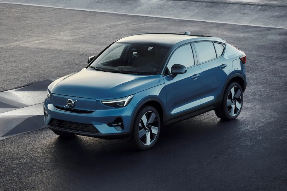 Volvo C40 Recharge fremstår som en slags krysning mellom Polestar 2 og Volvo XC40, noe som vel gir mening.