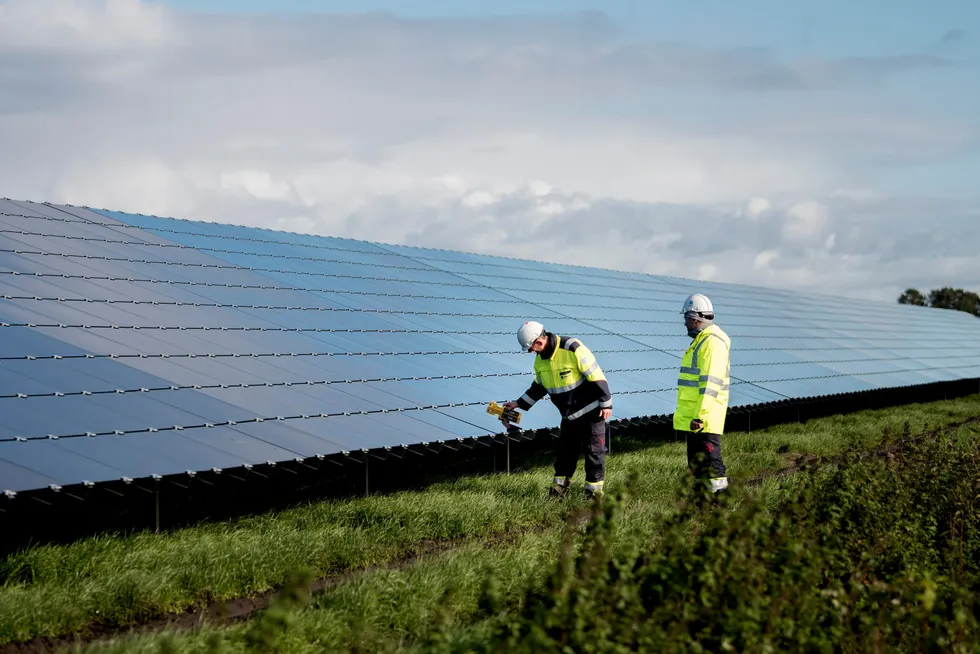 Statkraft har etter hvert fått mange solparker. Her er en i Nederland.