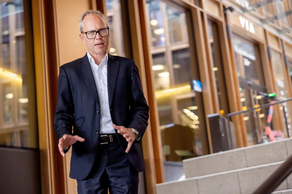 Sjeføkonom i Sparebank 1 SR-Bank, Kyrre M. Knudsen, tror i likhet med flertallet at den amerikanske sentralbanken holder renten uendret på onsdagens rentemøte. Han er likevel spent på hvilke signaler som kan komme.