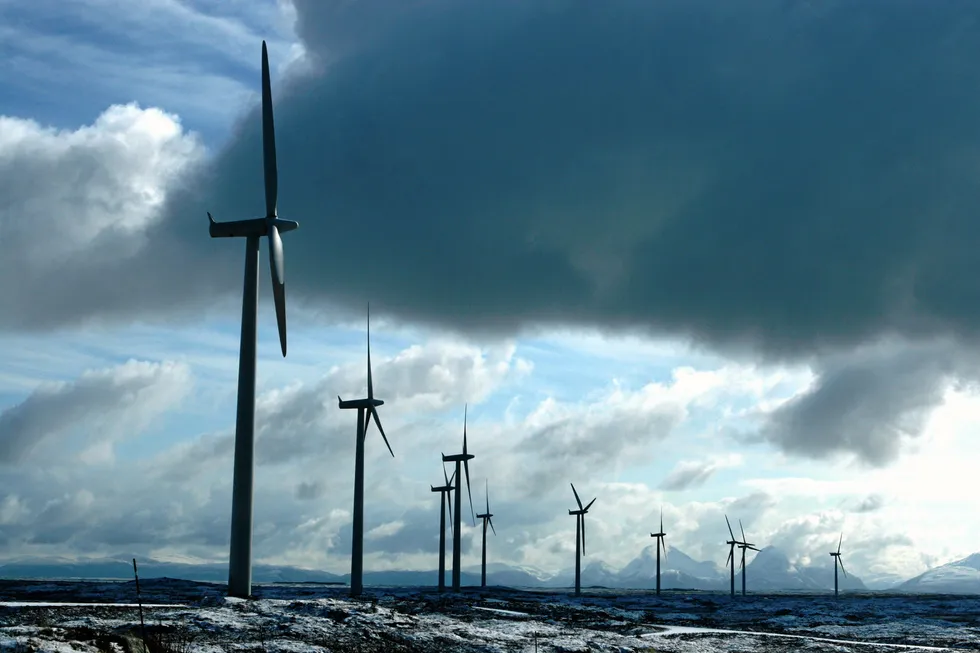 Vindkraftverket på Smøla er et Norges eldste og stod ferdig i 2002. I 2023 var kraftverket det niende mest lønnsomme i landet.