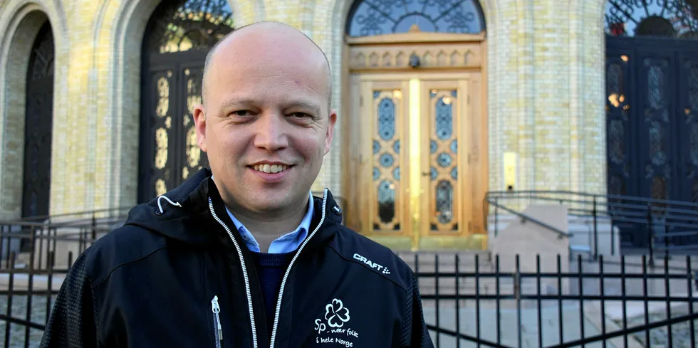 – Vi ønsker å ha et kraftoverskudd i det norske markedet for å holde strømprisen lav, sier Trygve Slagsvold Vedum (Sp) om motstanden mot NorthConnect-kabelen.