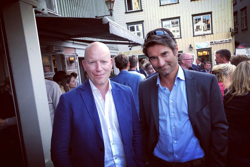 DN-journalistene Tore Gjerstad (til venstre) og Kristian Skard inviterte til «Politisk bar».