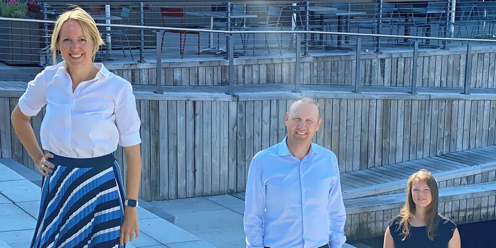 F.v. Karen Anne Rekkedal (advokat og partner), Håkon Sandbekk (advokat og partner) og Guro Skar Forseth (advokatfullmektig) i Advokatfirmaet Selmer AS.
