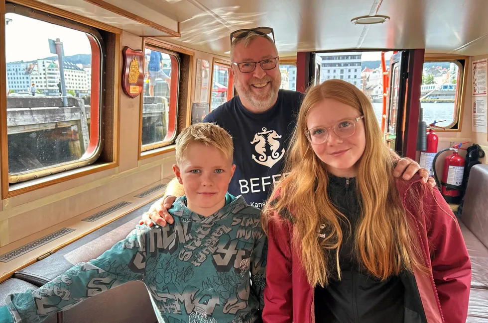 Ulrik (11) og Tirill (13) fra Åsane tok gjerne en gratistur med «Beffen» i går.