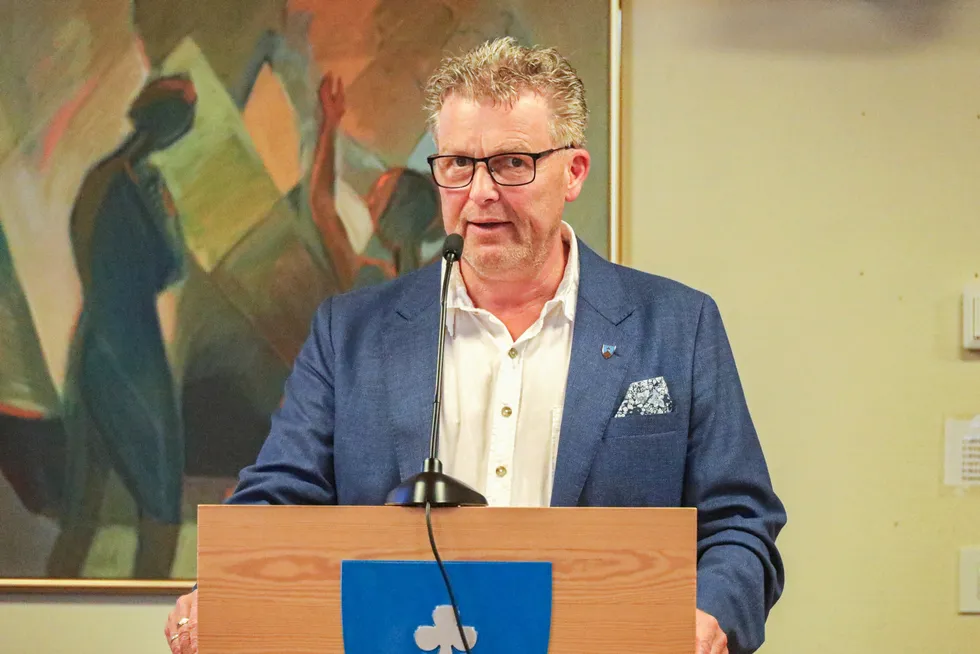 – Vi kommer til et punkt hvor vi er nødt til å produsere energi på alternative måter, så vi må i fremtiden også ta stilling til spørsmålet om vindkraft, sier ordfører i Indre Fosen kommune, Oskar Småvik