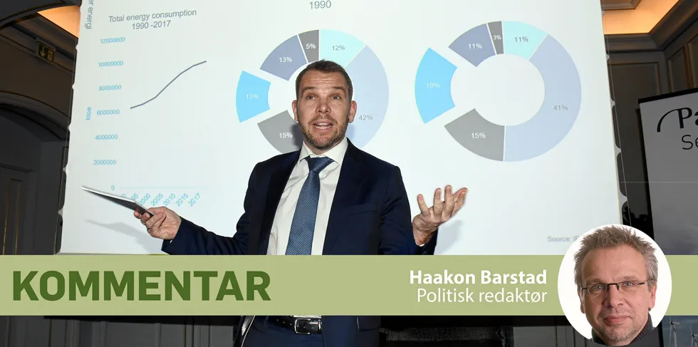 Steffen Syvertsen er konsernsjef i Å Energi (tidligere Agder Energi), og har dermed det øverste ansvaret for at datterselskapet Los har lokket kundene inn horrible dyre fastpriser.