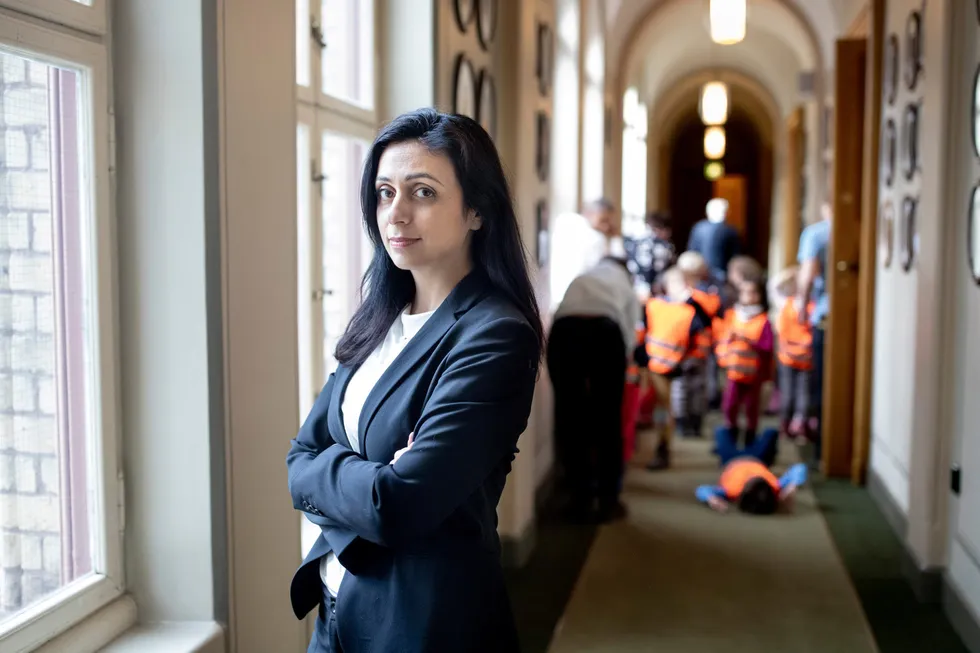 Hadia Tajik tok over som arbeidsminister i oktober. Her er hun på Stortinget.