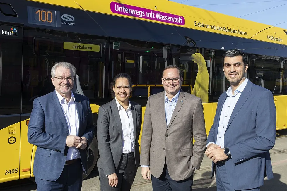 l-r: Mülheim Mayor Marc Buchholz, Ruhrbahn management spokesperson Linda Kisabaka, Essen mayor Thomas Kufen and Ruhrbahn managing director Ahmet Avsar.
