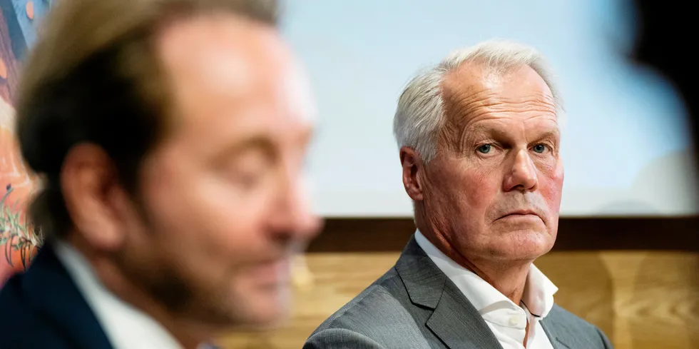 Fra venstre: Kjell Inge Røkke (eier Aker) Salmar Aker Ocean og Gustav Witzøe. Sammen dannet to av Norges rikeste menn Salmar Aker Ocean, som skal bli verdensledende innenfor havbasert oppdrett.