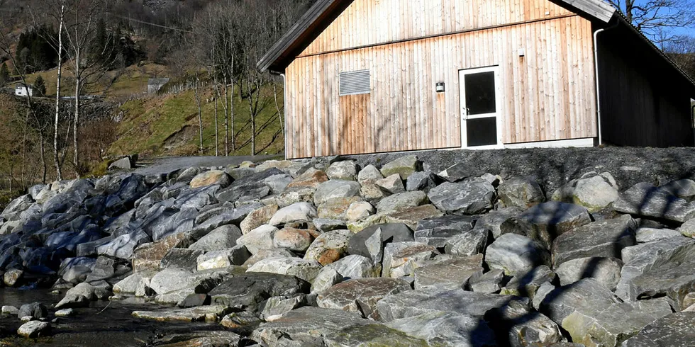 Bør bygges billig: Det er byggekostnader, ikke inntjeningen, som avgjør hvor mye eiendomsskatt det skal betales for et småkraftverk. Foto: Haakon Barstad