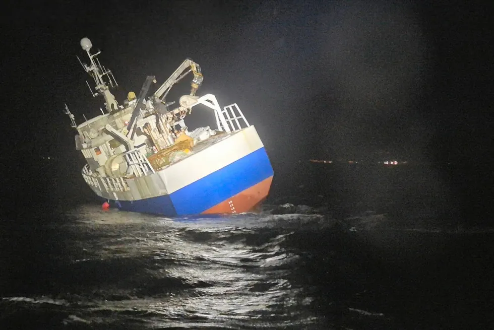 Redningsskøyta «Horn Flyer» rykket ut til fiskefartøyet som gikk på grunn utenfor Storfosna.