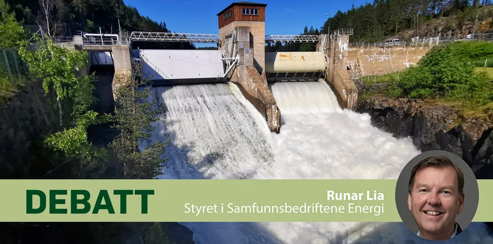 Runar Lia og styret i Samfunnsbedriftene Energi argumenterer for viktigheten av kommunalt eierskap til kraften.