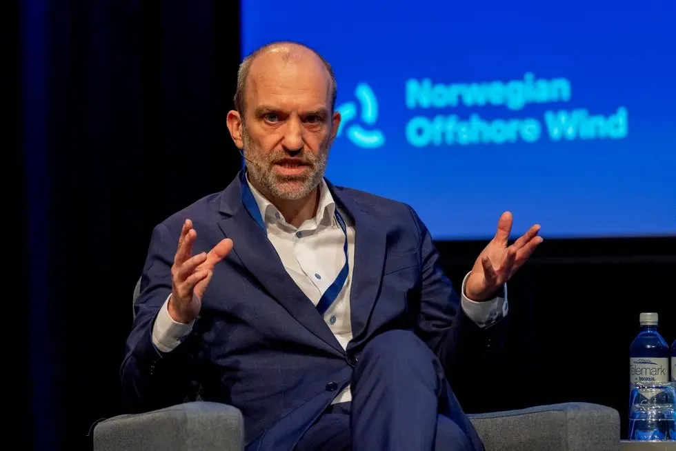 I Norge har havvindindustrien blitt tredoblet på få år, til tross for at vi ikke produserer havvind i kommersiell skala. Styreleder Ivar Slengesol i bransjeforeningen Norwegian Offshore Wind oppfordrer ledende havvindnasjoner i Europa til å bygge en «superklynge» i sektoren.