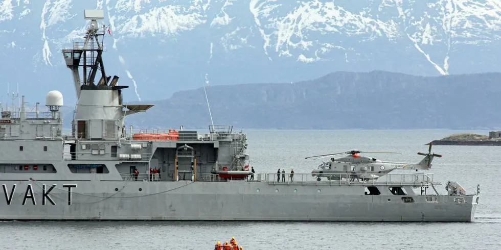 Etter flere års trening innaskjærs er endelig Kystvakten operativ med NH90-helikoptrene til havs.Foto: Jon Eirik Olsen