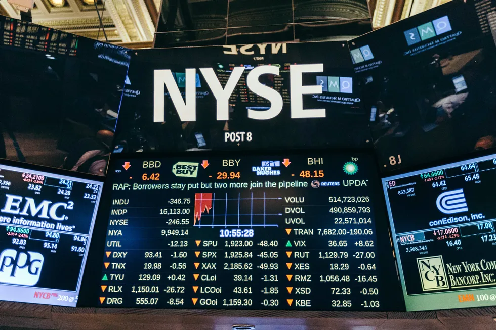 Det finansforskningen indikerer, er at investorer bør spre risikoen så mye som mulig, skriver Knut N. Kjær.