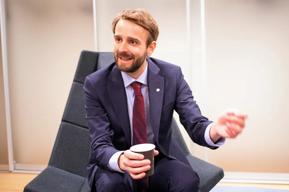 Næringsminister Jan Christian Vestre svarer Høyres utspill om skatter og grønn satsning.