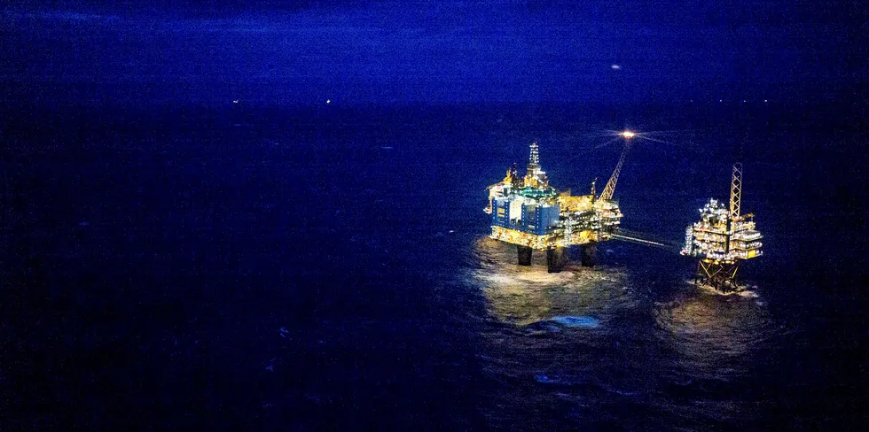 Equinor vil elektrifisere Oseberg og Troll B og C. Nå legger Statnett til rette for at det kan skje før de gjør nødvendige forsterkninger av nettet til plattformene.