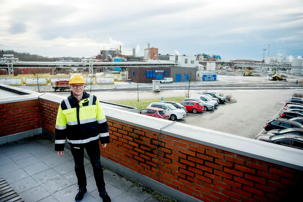 Administrerende direktør Per A. Sørlie i Borregaard er fornøyd med salgsvekst for visse produkter, selv om prisskvis driver resultatet ned. Foto: Mikaela Berg