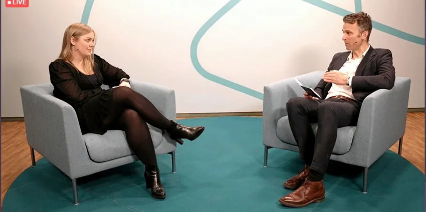 Olje- og energiminister Tina Bru i samtale med Energi Norge-sjef Knut Kroepelien på Vinterkonferansen som i år ble avholdt digitalt.
