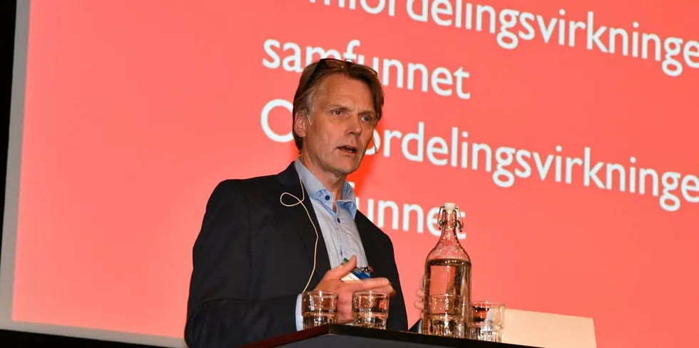 Direktør for Reguleringsmyndigheten for energi i NVE, Ove Flataker, trapper ned av helsemessige årsaker, ifølge NVE.