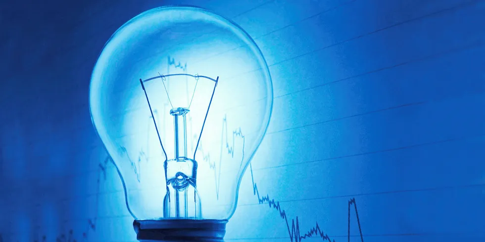 PRIS FREDAG: Spoten ned 1,63 til 36,84 euro/MWh