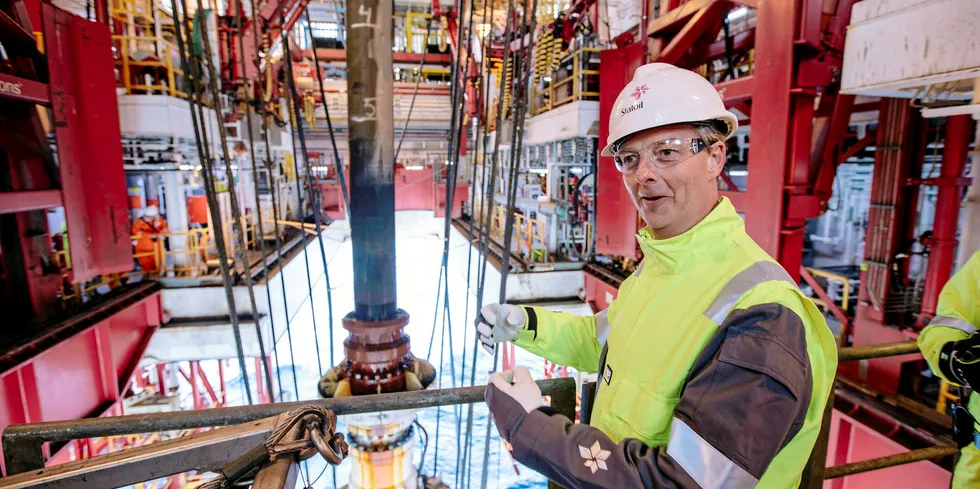 Tidlegare olje- og energiminister Terje Søviknes satsar på rådgjeving til selskap innan akvakultur.