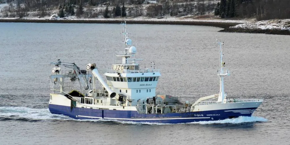 750 TONN SILD: «Ingrid Majala» fotografert på vei til Nergård Sild på Senja med 750 tonn nvg-sild i helgen.Foto: Jon Eirik Olsen