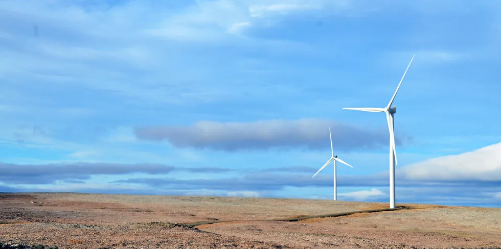 Produksjonsanlegget for hydrogen og ammoniakk som Varanger Kraft og Aker Clean Hydrogen nå skal samrabeide om, skal blant annet bygge på vindkraft fra Varanger Krafts anlegg på Raggovidda i Øst-Finnmark.