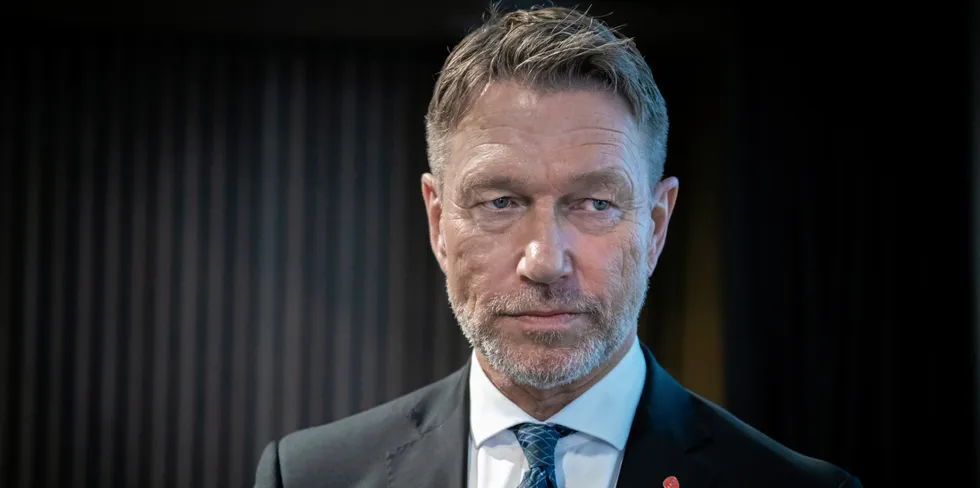 Olje- og energiminister Terje Aasland opplyser til Dagbladet at regjeringen snart vil sette ned et utvalg som skal se på strømprisen.