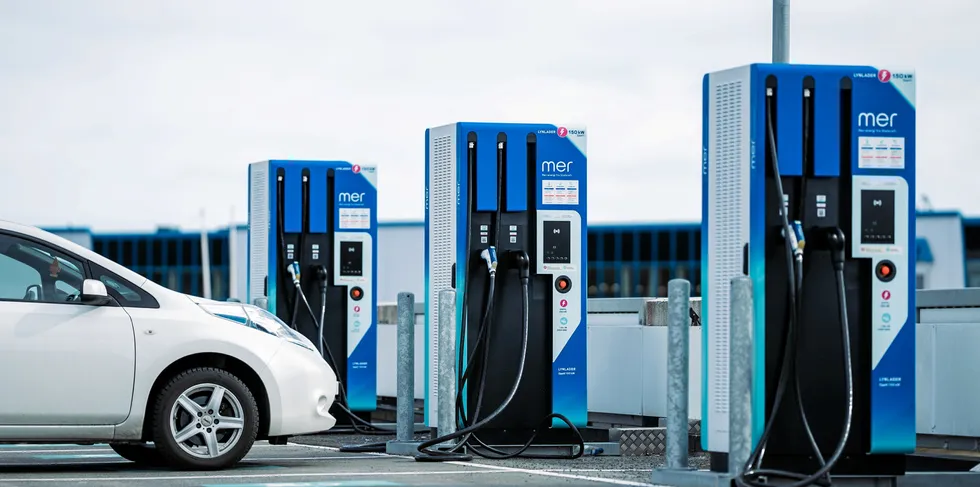 Statkraft vil hente ekstern kapital for videre vekst i ladeselskapet Mer. De er på jakt etter tre milliarder kroner, men Statkraft vil fortsatt være majoritetseier.