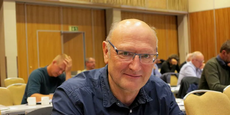 Jahn Petter Johnsen, professor i fiskeriforvaltning ved Norges fiskerihøgskole mener politikerne bør hente fram igjen konverteringsforslaget, men uten forlengelse av strukturkvotene..Foto: Nils Torsvik